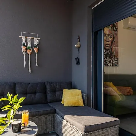 Good Vibes Apartment